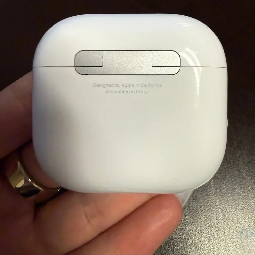 Apple AirPods 4 ANC Charging Case Only USB-C Wireless Replacement Case White